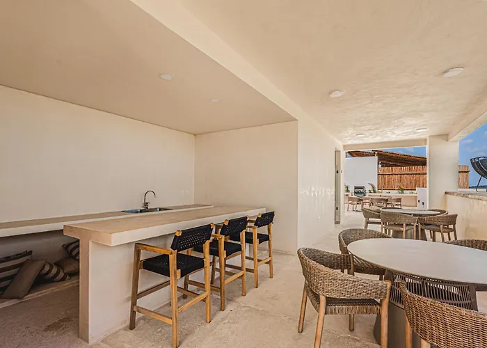 2 Bedroom Bliss Stunning Rooftop Gym Osmosis Desk Apartment *
