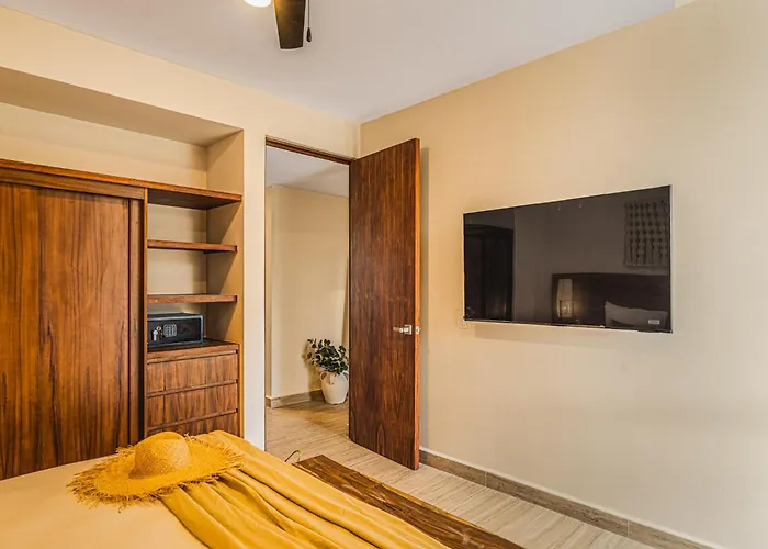 2 Bedroom Bliss Stunning Rooftop Gym Osmosis Desk