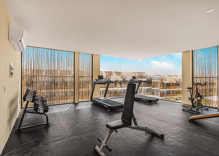 2 Bedroom Bliss Stunning Rooftop Gym Osmosis Desk *