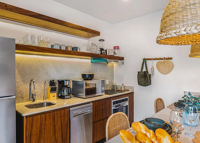 2 Bedroom Bliss Stunning Rooftop Gym Osmosis Desk Apartment *